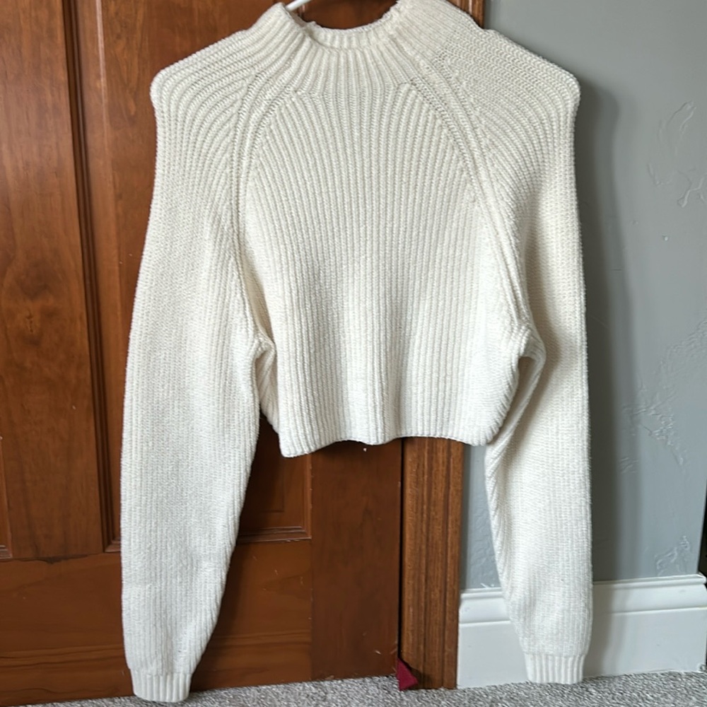 Hollister sweater